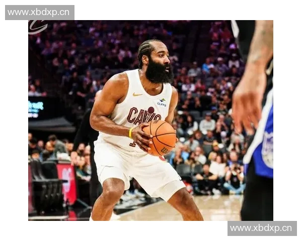 狂送12连败！哈登首秀挣扎，骑士大逆转，米切尔35+4，威少7失误